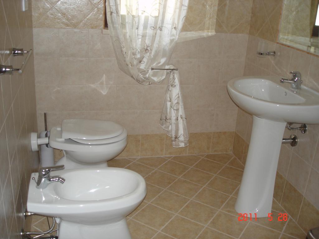 Funno Delle Noci Hotel Peschici Ruang foto