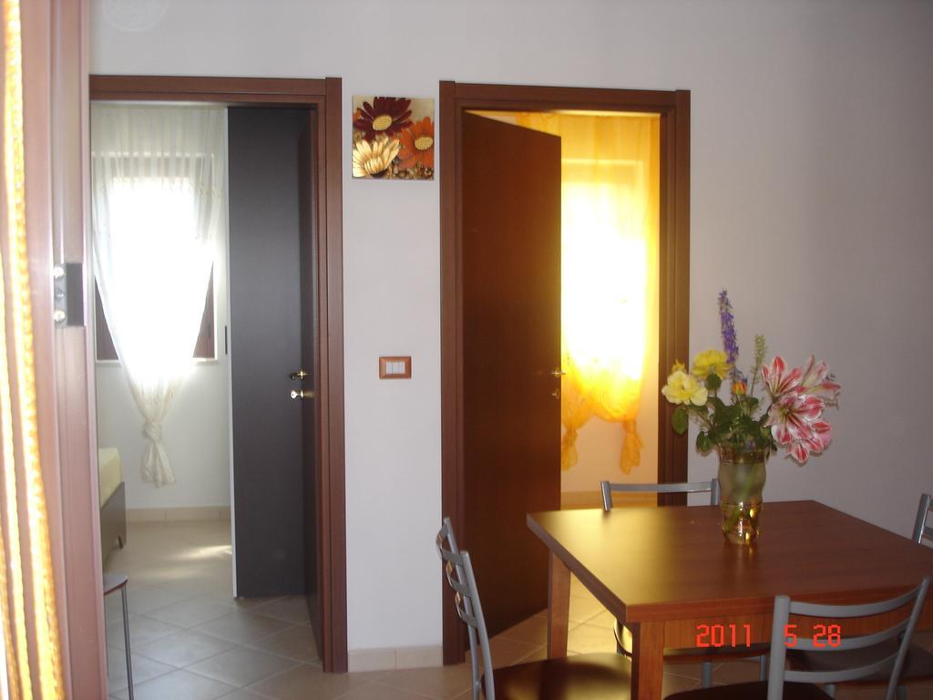 Funno Delle Noci Hotel Peschici Ruang foto