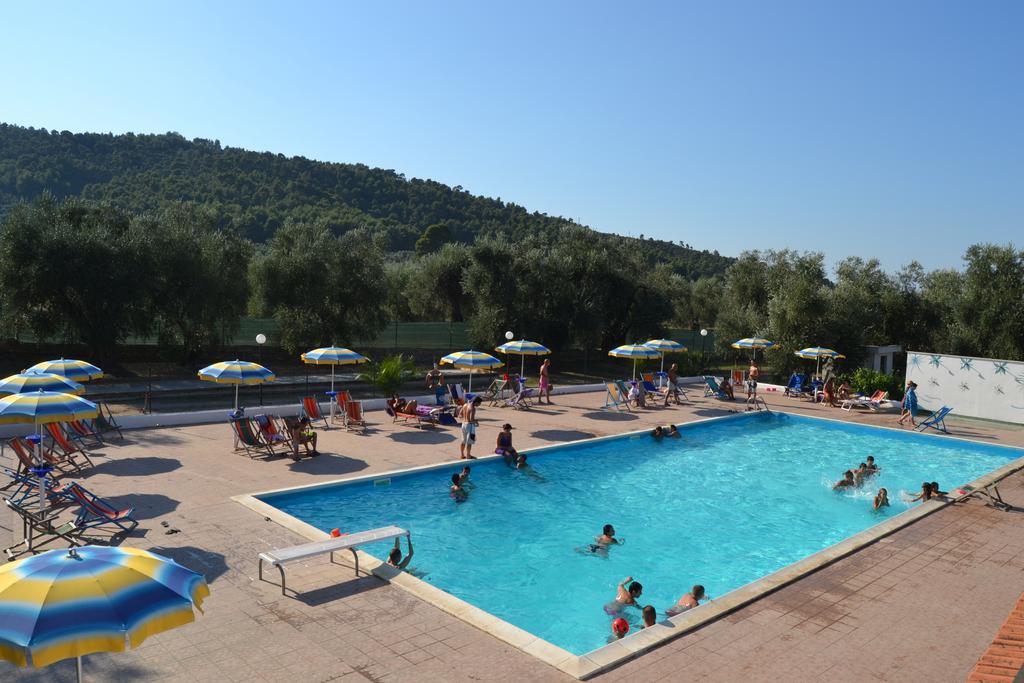 Funno Delle Noci Hotel Peschici Bagian luar foto
