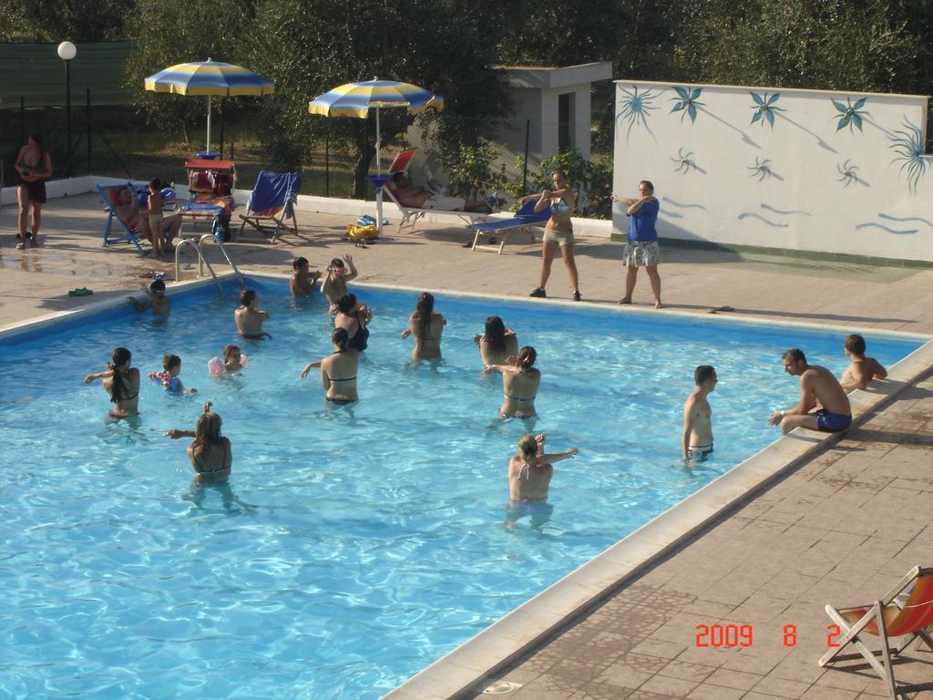Funno Delle Noci Hotel Peschici Bagian luar foto