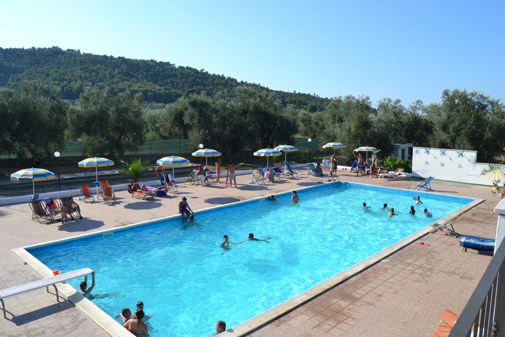 Funno Delle Noci Hotel Peschici Bagian luar foto