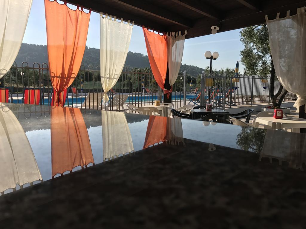 Funno Delle Noci Hotel Peschici Bagian luar foto